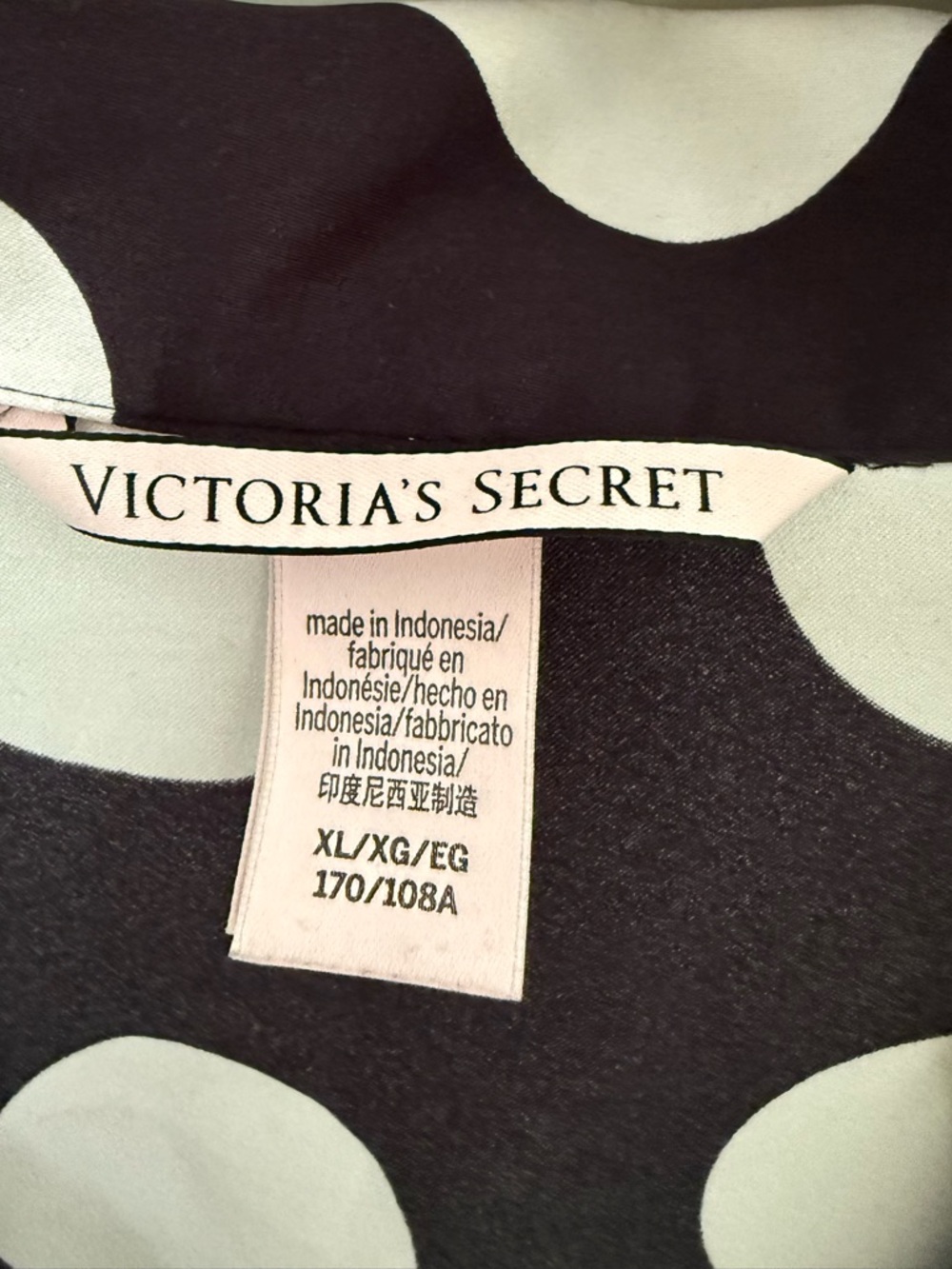 Victoria’s Secret Black Polka Dot Satin Pajama Set - Picture 5 of 10